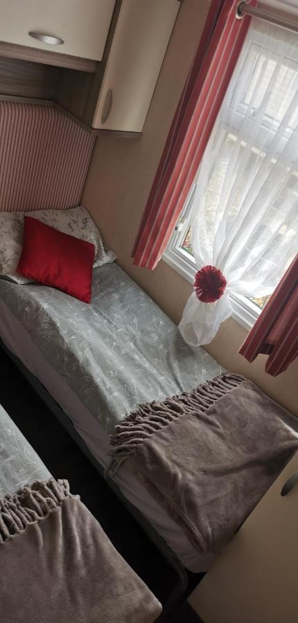 3 Bedroom Caravan With Hot Tub Tattershall Lakes Eksteriør bilde