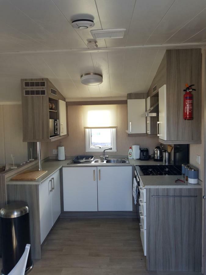 3 Bedroom Caravan With Hot Tub Tattershall Lakes Eksteriør bilde