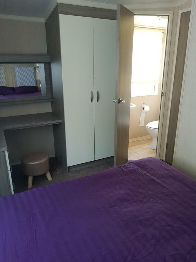 3 Bedroom Caravan With Hot Tub Tattershall Lakes Eksteriør bilde