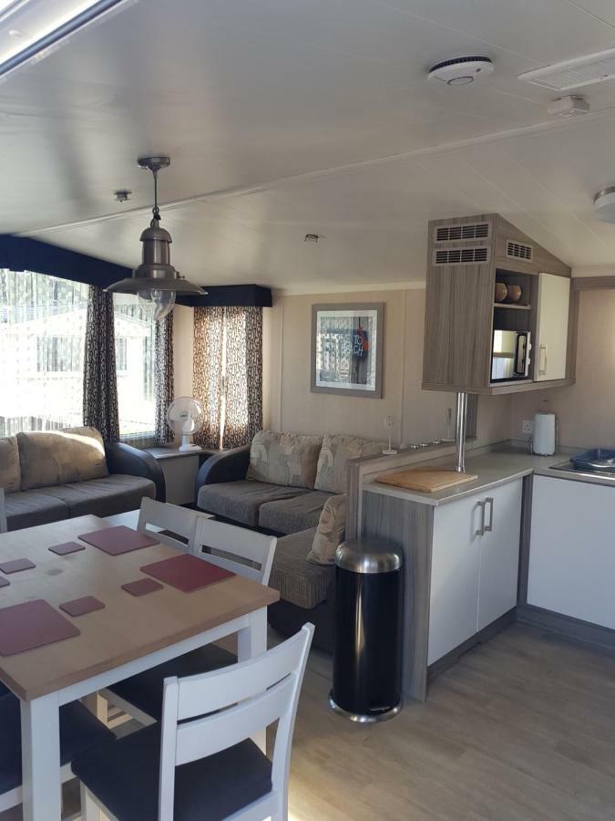 3 Bedroom Caravan With Hot Tub Tattershall Lakes Eksteriør bilde