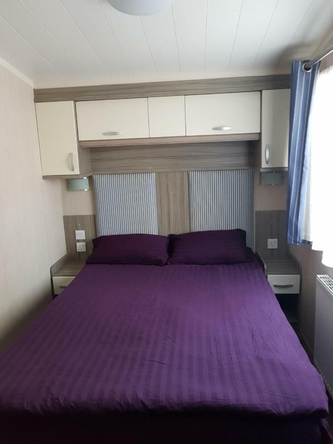3 Bedroom Caravan With Hot Tub Tattershall Lakes Eksteriør bilde