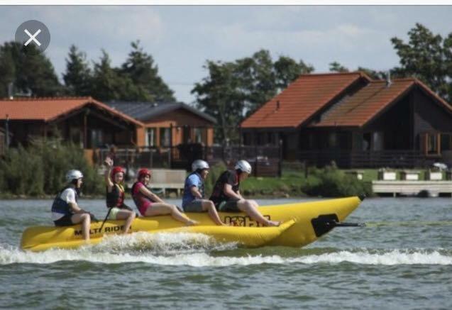 3 Bedroom Caravan With Hot Tub Tattershall Lakes Eksteriør bilde